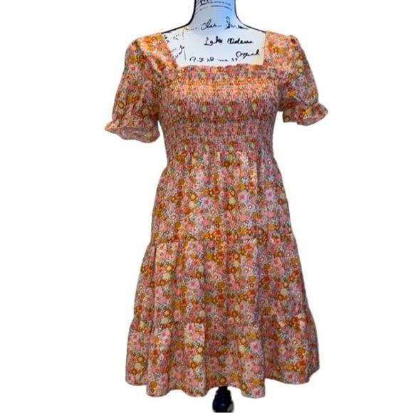 Hint Of Blush Ditsy Smocked Tiered Floral Peasant Mini Dress Size Medium - Picture 2 of 10